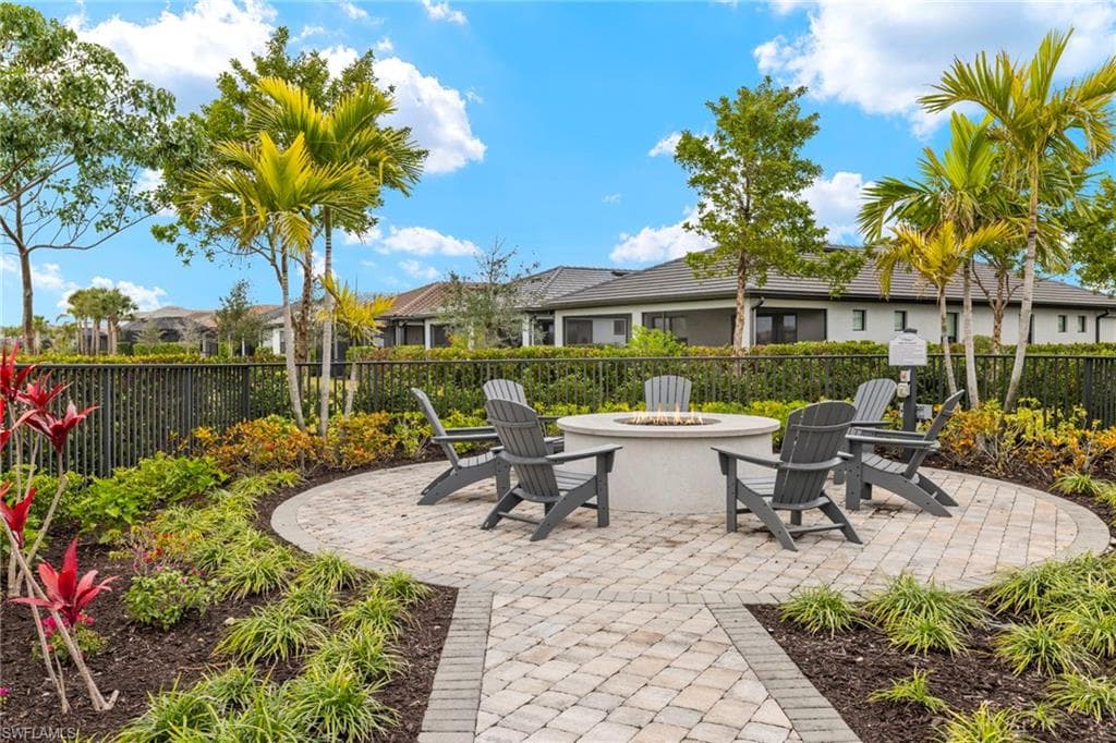 2170 Yellowfin CIR, NAPLES FL 34114-24
