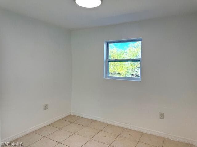 585 14th ST N, NAPLES FL 34102-13