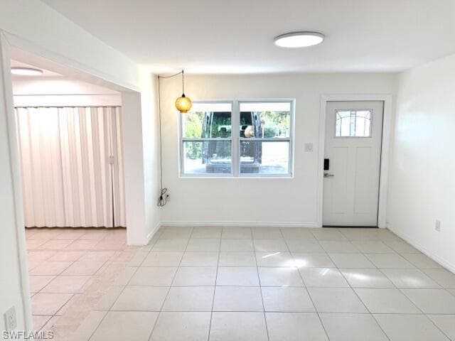 585 14th ST N, NAPLES FL 34102-3