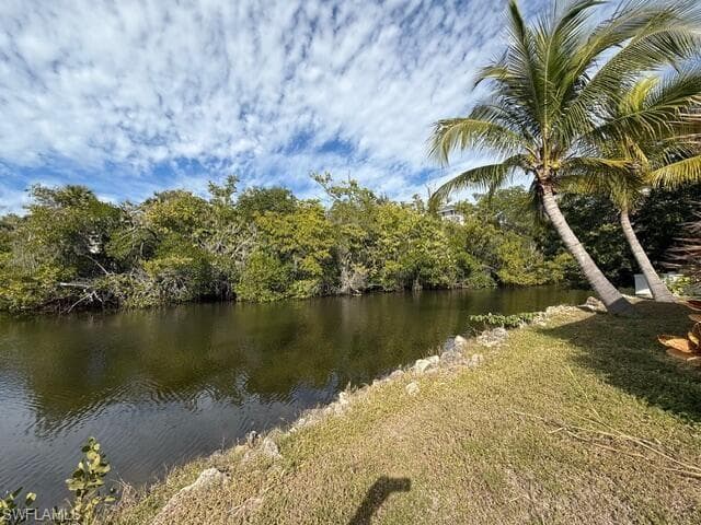 585 14th ST N, NAPLES FL 34102-20