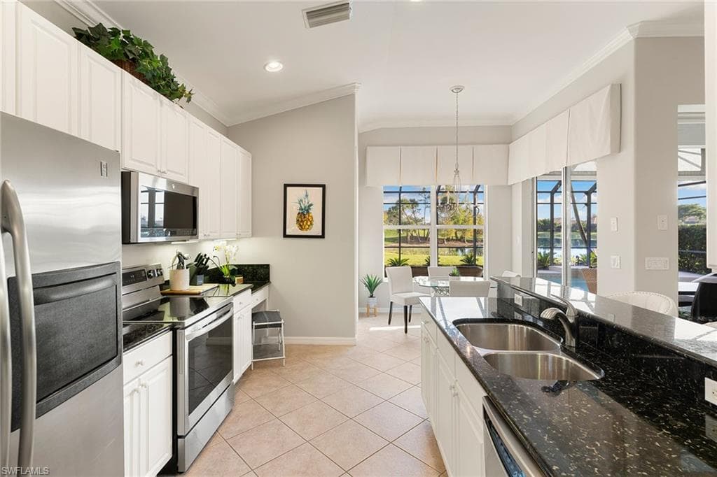 11828 Bramble CT, NAPLES FL 34120-11