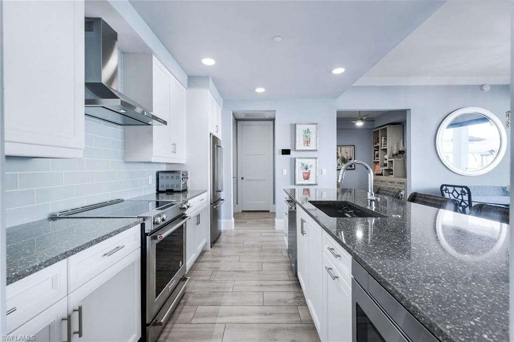 1035 3rd AVE S # 406, NAPLES FL 34102-9