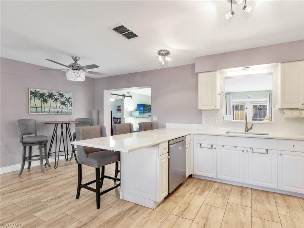 2142 Crystal DR, FORT MYERS FL 33907-12