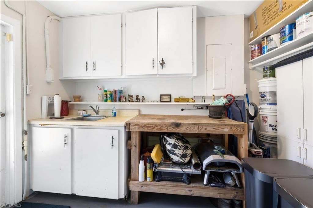 2142 Crystal DR, FORT MYERS FL 33907-35