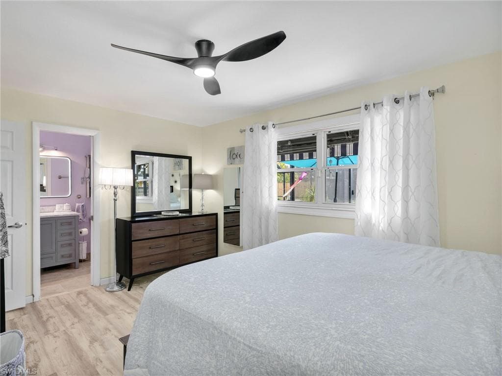 2142 Crystal DR, FORT MYERS FL 33907-19