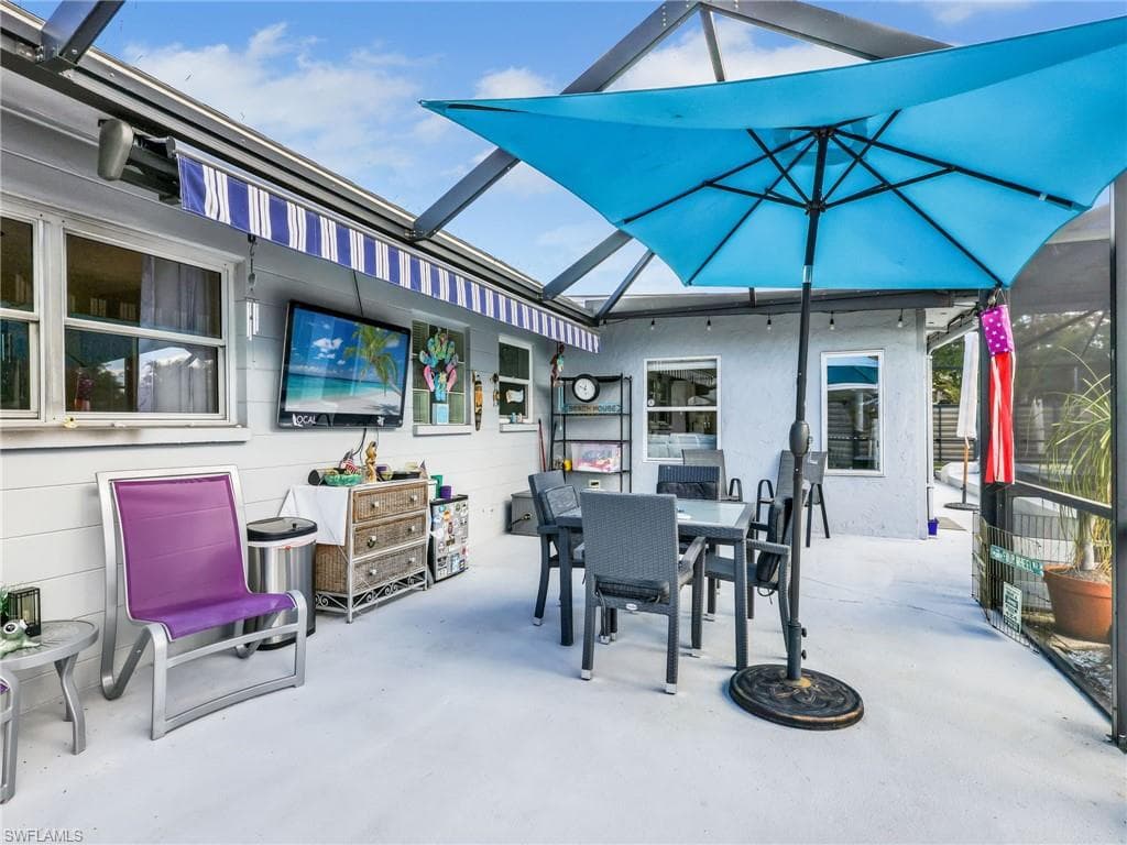 2142 Crystal DR, FORT MYERS FL 33907-28