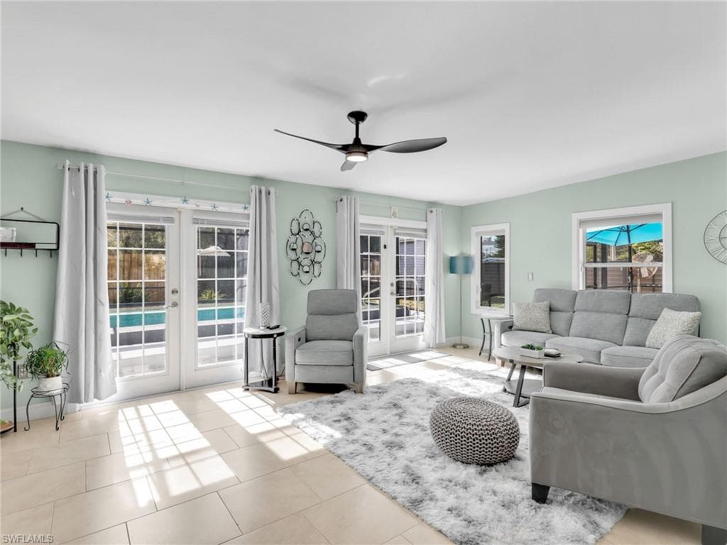 2142 Crystal DR, FORT MYERS FL 33907-3