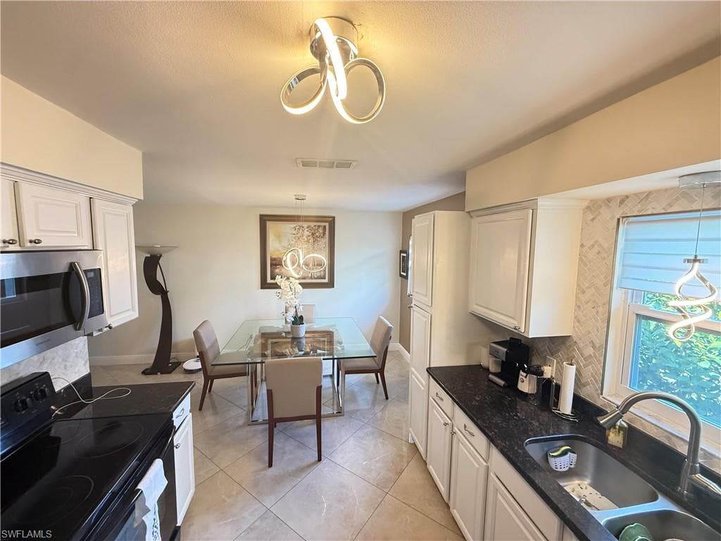 4207 Cindy AVE, NAPLES FL 34112-24