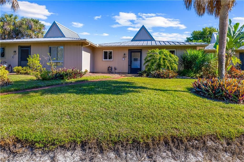 900 Henderson Creek DR # A102, NAPLES FL 34114-31