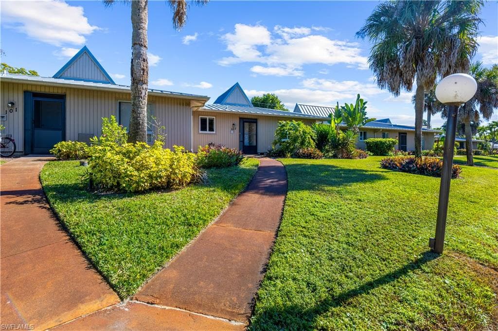 900 Henderson Creek DR # A102, NAPLES FL 34114-30