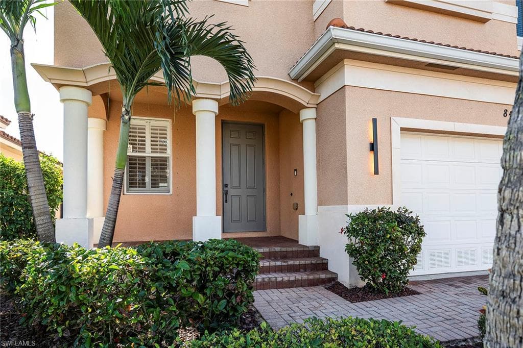 8490 Sumner AVE, FORT MYERS FL 33908-2