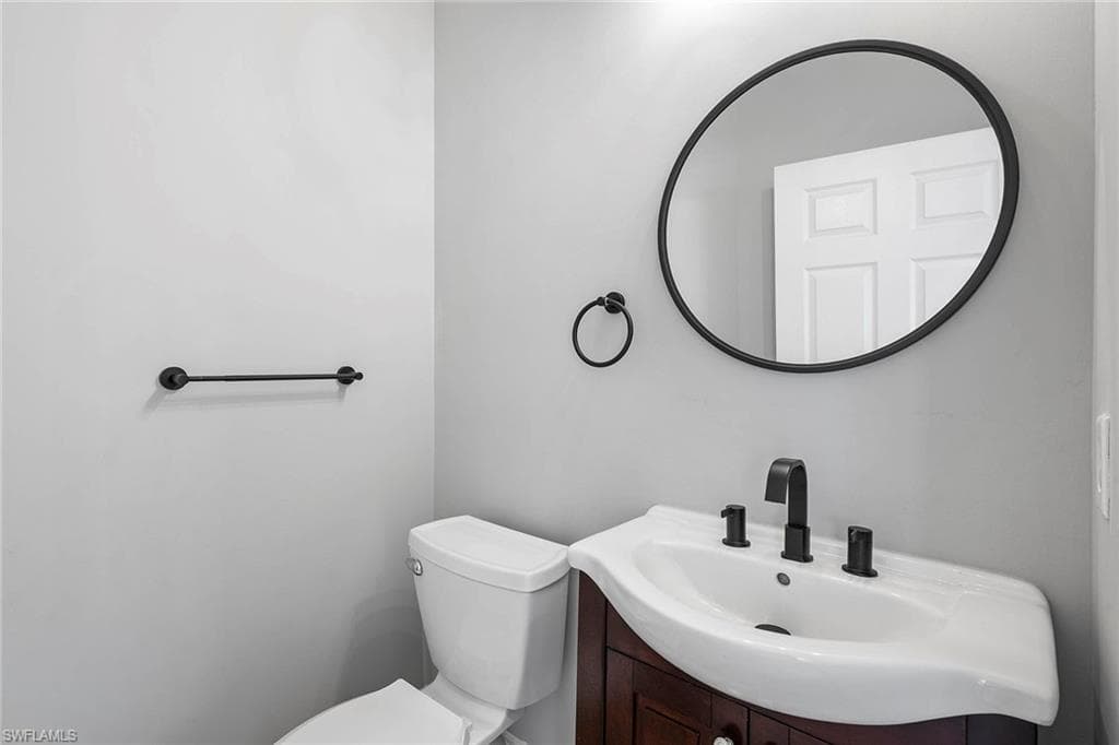 8490 Sumner AVE, FORT MYERS FL 33908-9