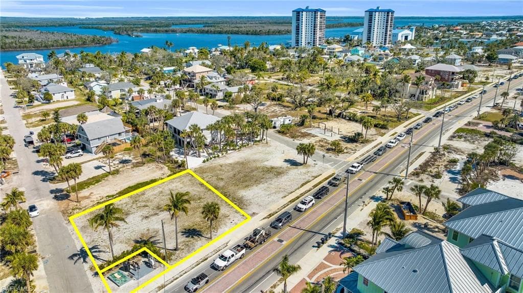 96 Hercules DR, FORT MYERS BEACH FL 33931-17