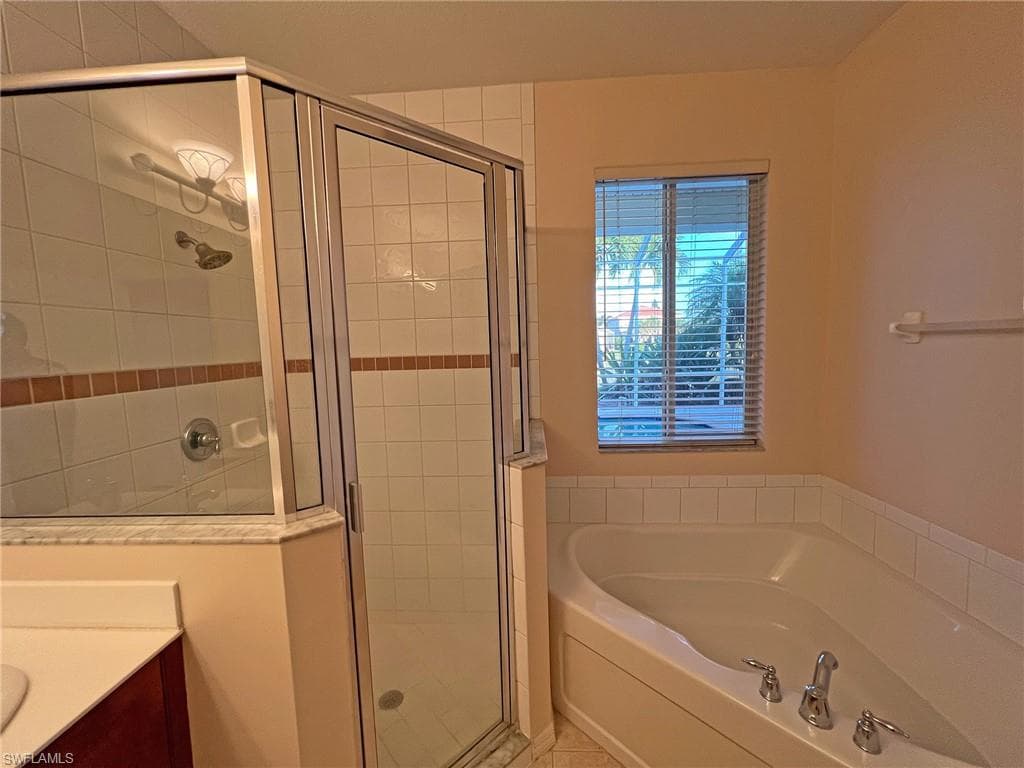 15459 Laguna Hills DR, FORT MYERS FL 33908-19