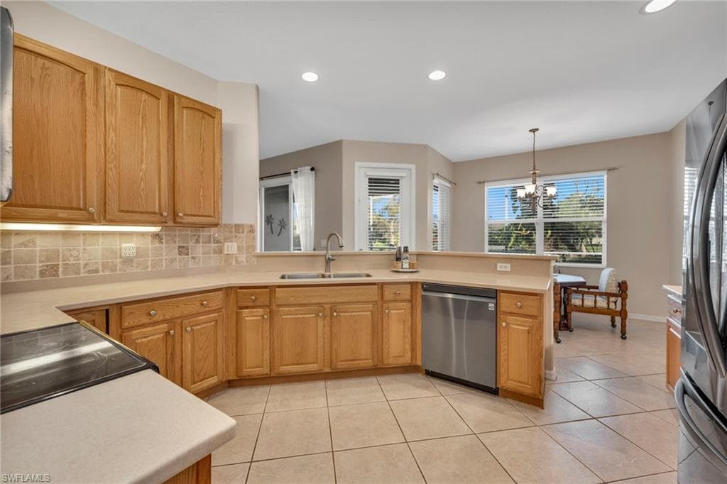 3685 Yosemite CT, NAPLES FL 34116-5