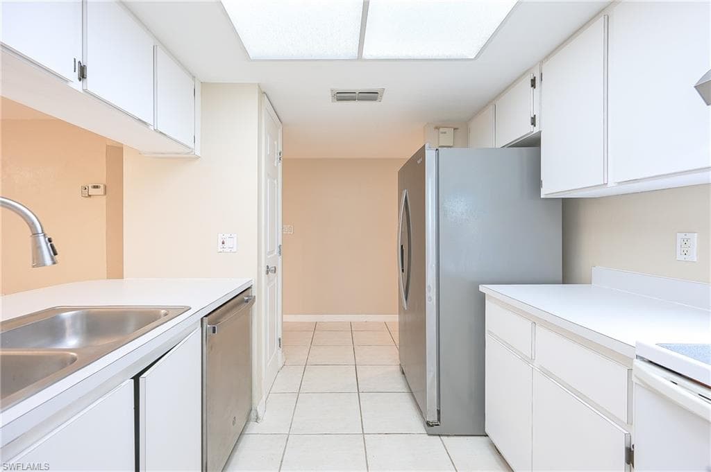 2370 Naples Trace CIR # 7, NAPLES FL 34109-4