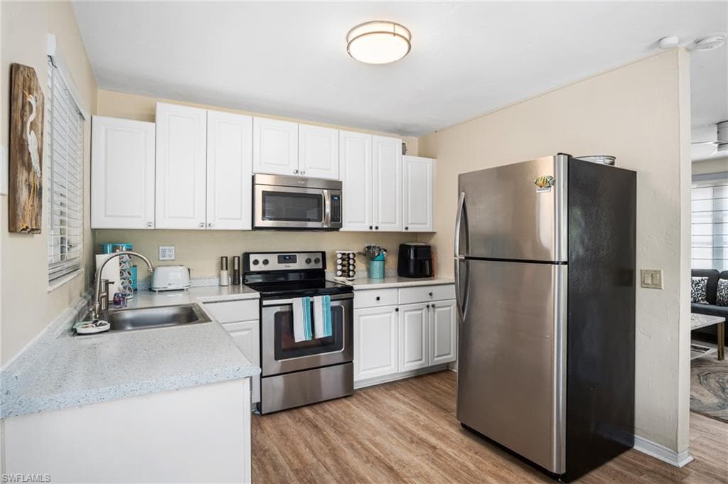 1097 Sperling AVE, NAPLES FL 34103-10