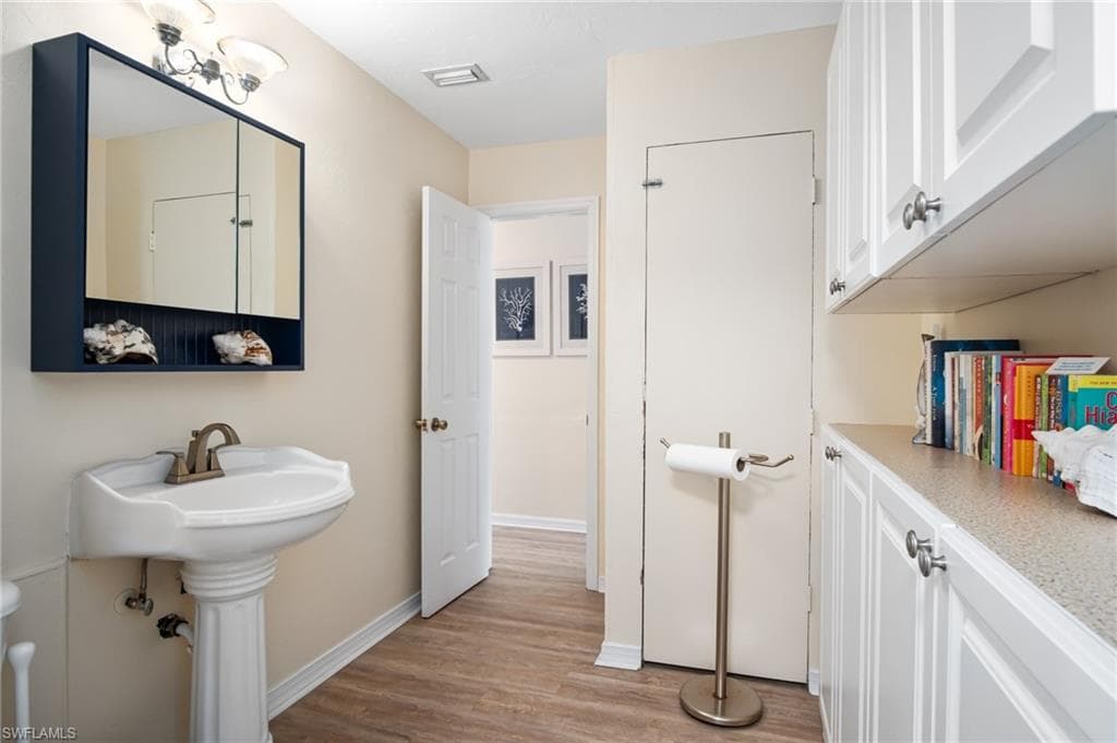 1097 Sperling AVE, NAPLES FL 34103-20