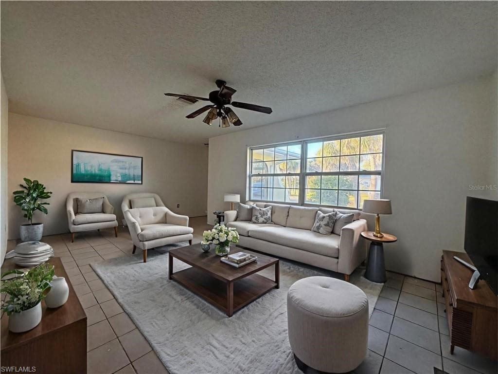 601 Dolphin RD, VENICE FL 34293-2