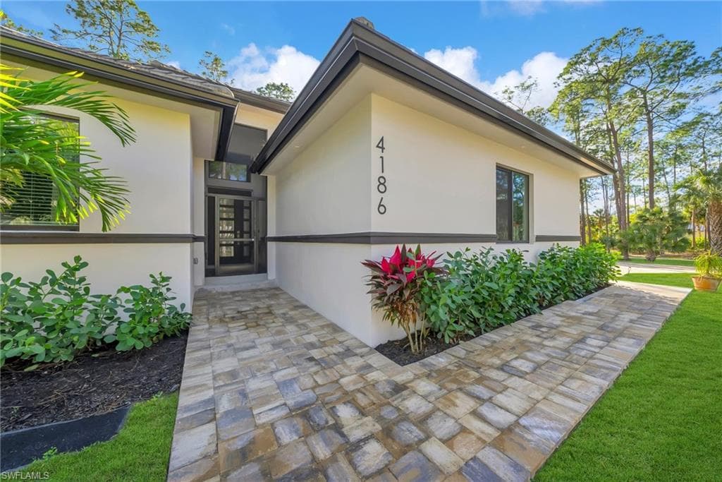 4186 3rd AVE NW, NAPLES FL 34119-39