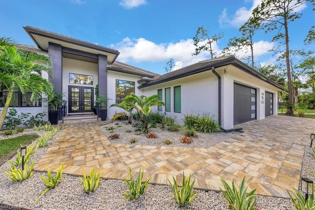 4186 3rd AVE NW, NAPLES FL 34119-3