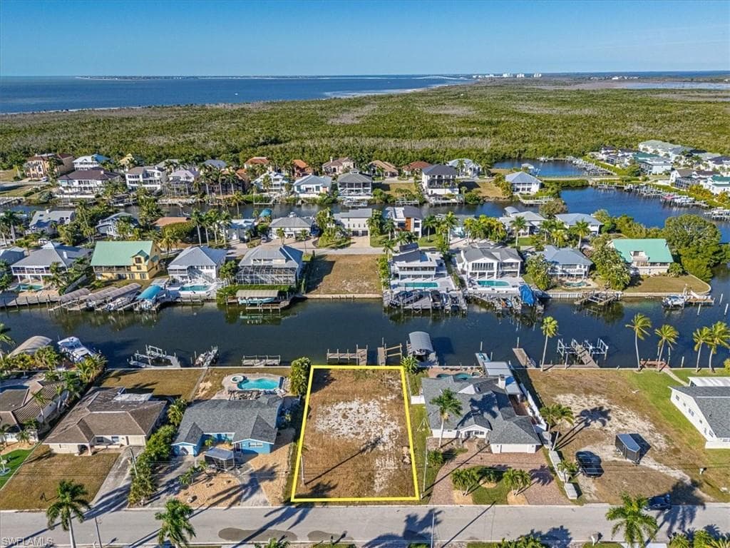 18164 Cutlass DR, FORT MYERS BEACH FL 33931-1