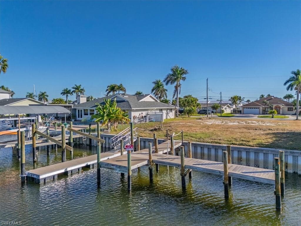 18164 Cutlass DR, FORT MYERS BEACH FL 33931-9