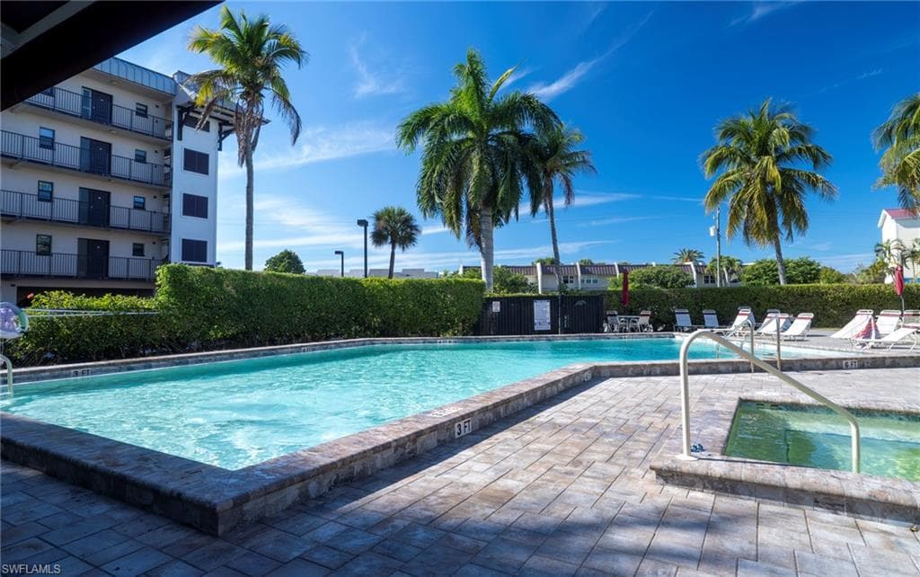 803 River Point DR # 105B, NAPLES FL 34102-33
