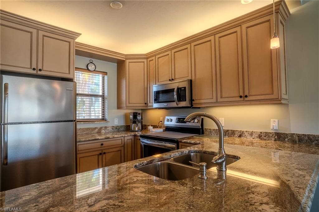 803 River Point DR # 105B, NAPLES FL 34102-20