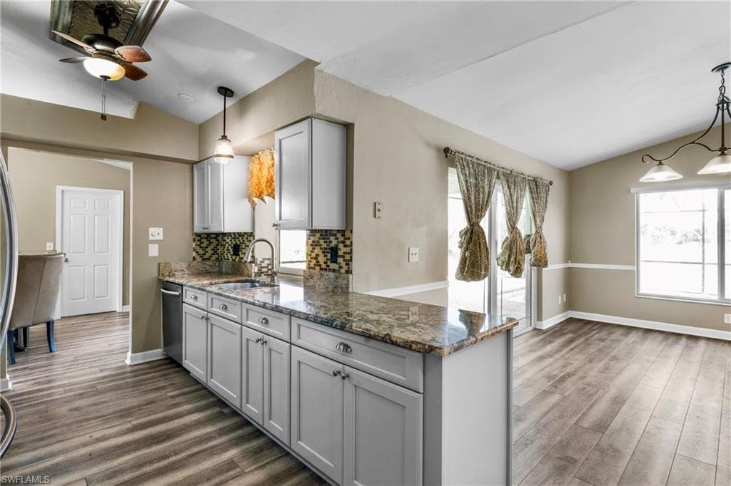 10570 Regent CIR, NAPLES FL 34109-12