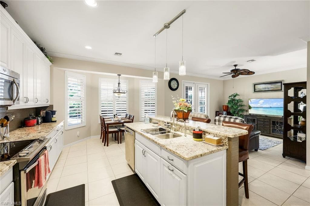 8493 Laurel Lakes BLVD, NAPLES FL 34119-9