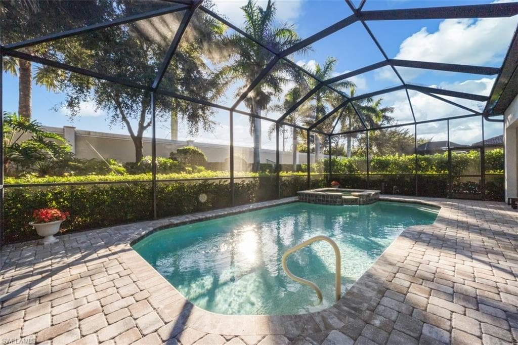 7222 Wilton DR, NAPLES FL 34109-24