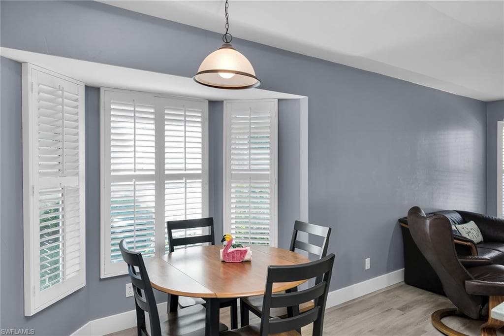 789 Coldstream CT, NAPLES FL 34104-9