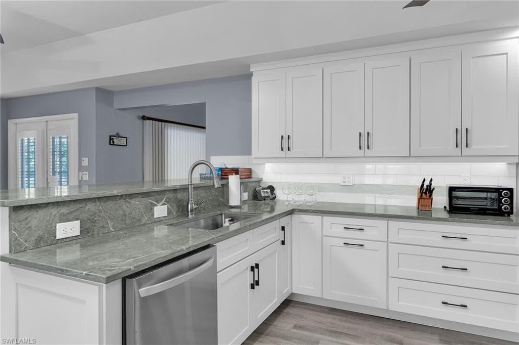 789 Coldstream CT, NAPLES FL 34104-7