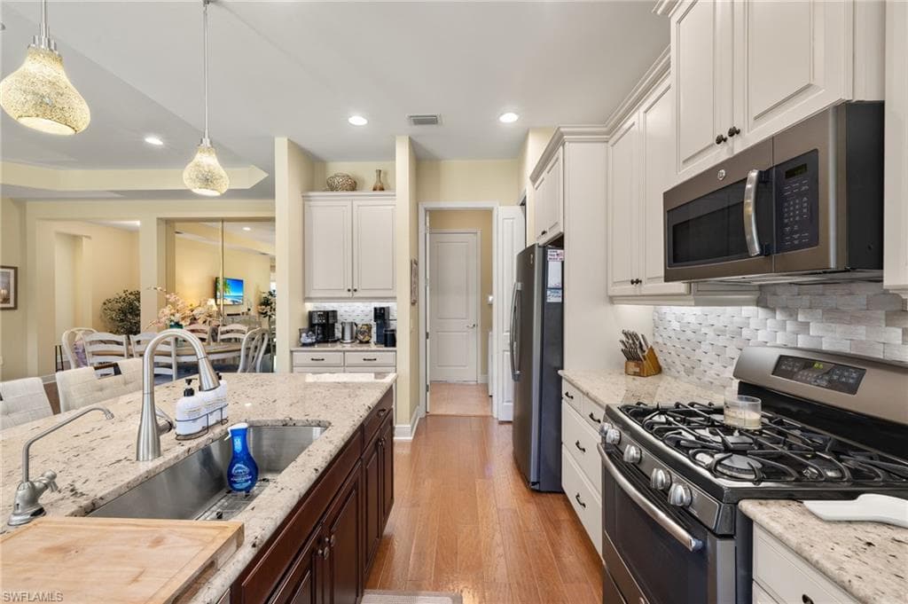 21283 Estero Vista CT, ESTERO FL 33928-16