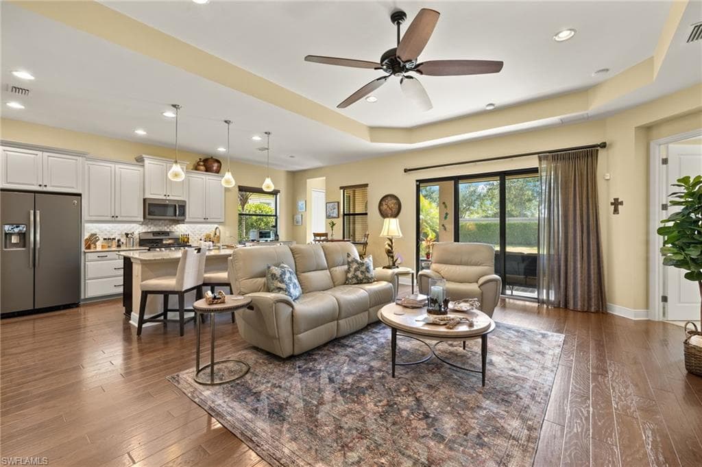 21283 Estero Vista CT, ESTERO FL 33928-9