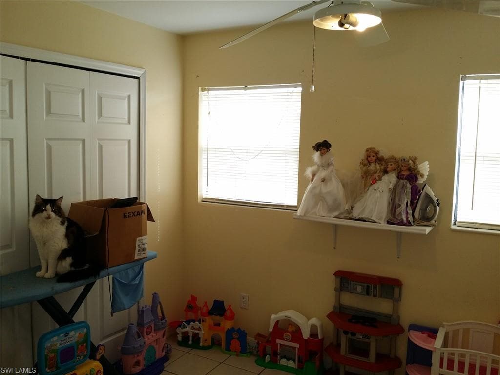 950 Lakeview DR, NORTH FORT MYERS FL 33903-8