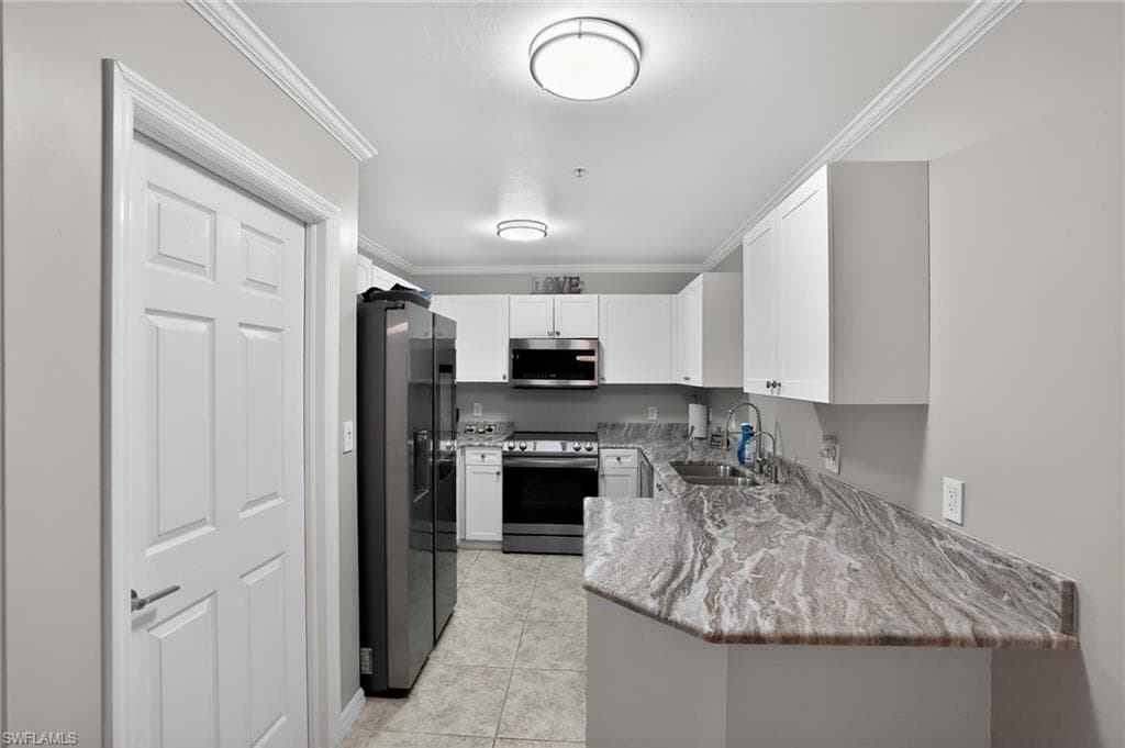 519 Roma CT # 101, NAPLES FL 34110-10