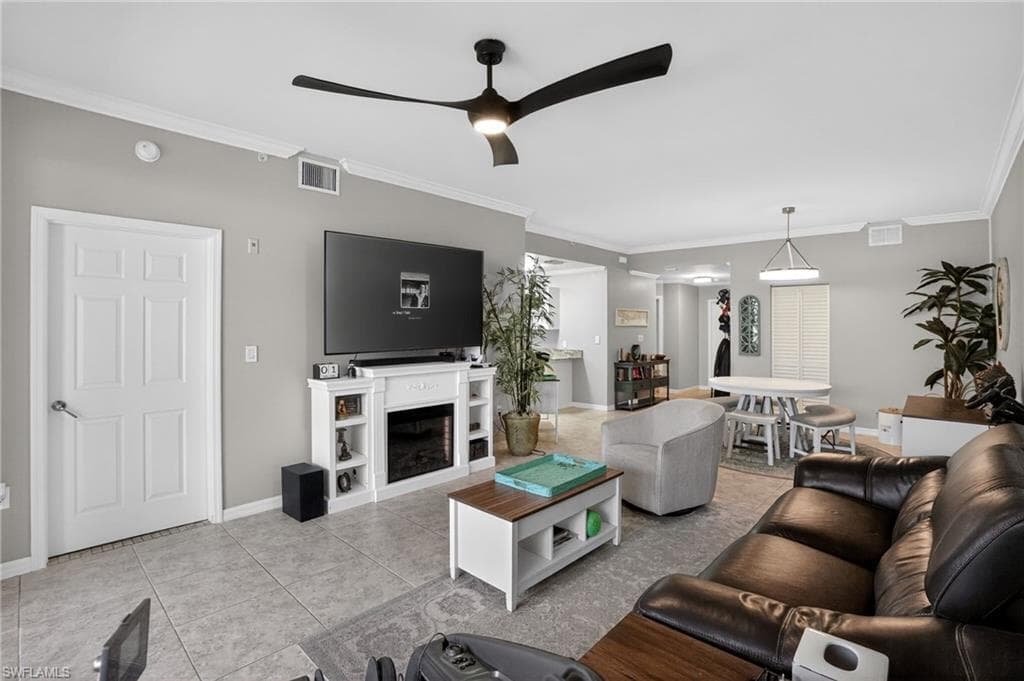 519 Roma CT # 101, NAPLES FL 34110-7