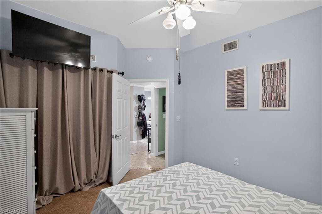 519 Roma CT # 101, NAPLES FL 34110-20