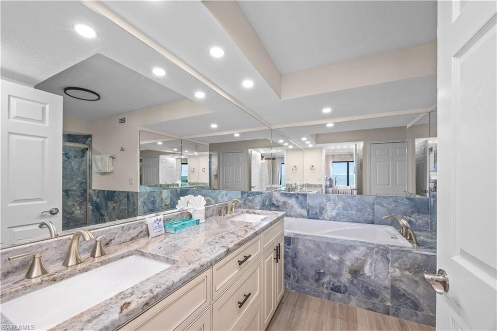 2445 W Gulf DR # 4E, SANIBEL FL 33957-10