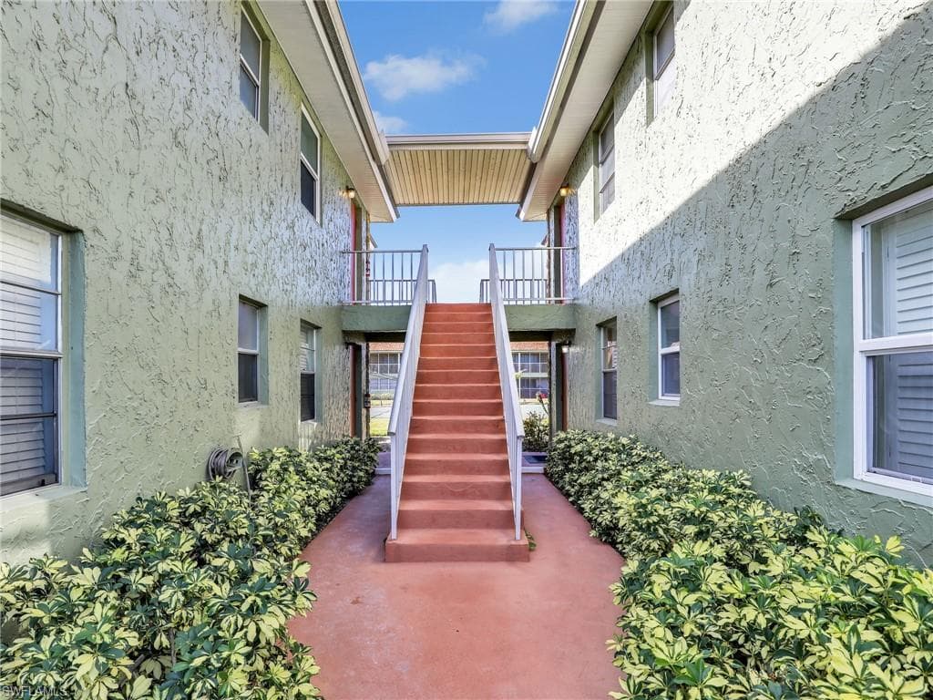 1400 Pompei LN # 52, NAPLES FL 34103-3