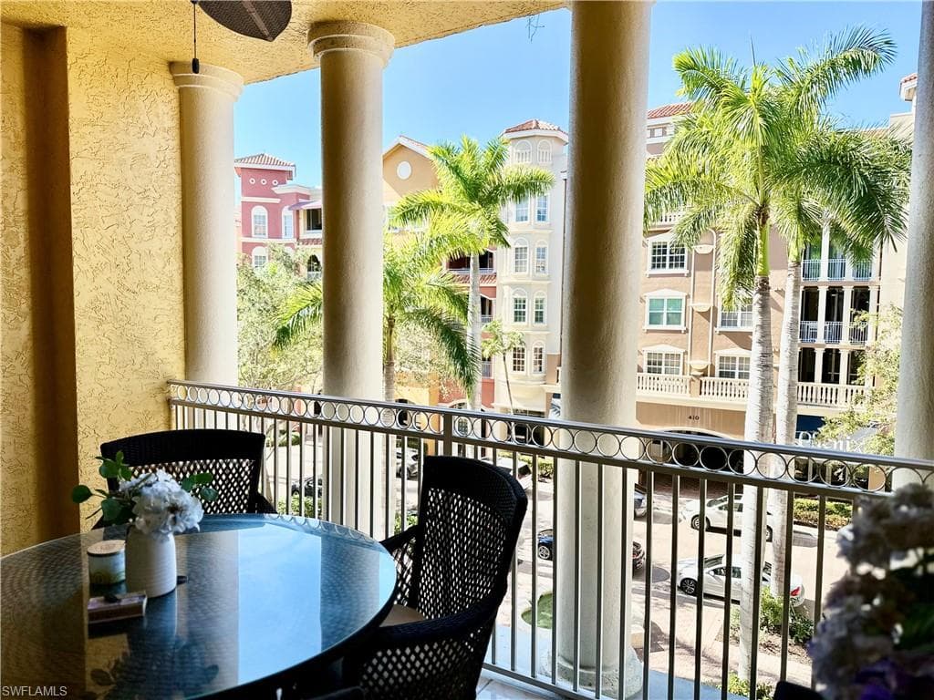401 Bayfront PL # 3304, NAPLES FL 34102-18