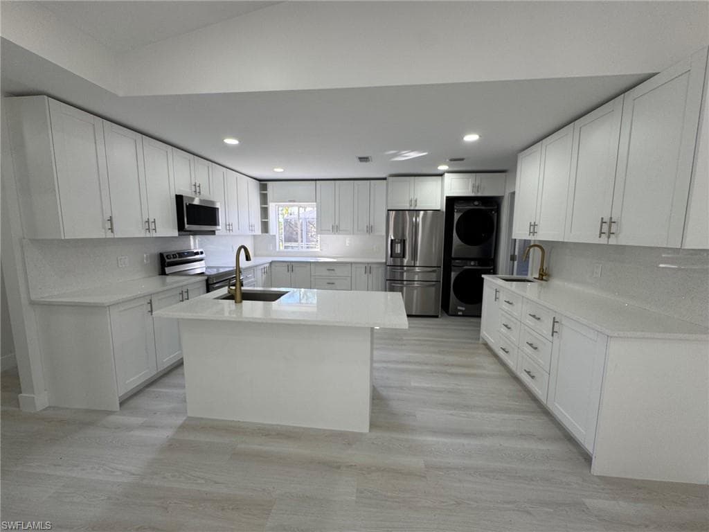 14441 Pine Lily DR, FORT MYERS FL 33908-1