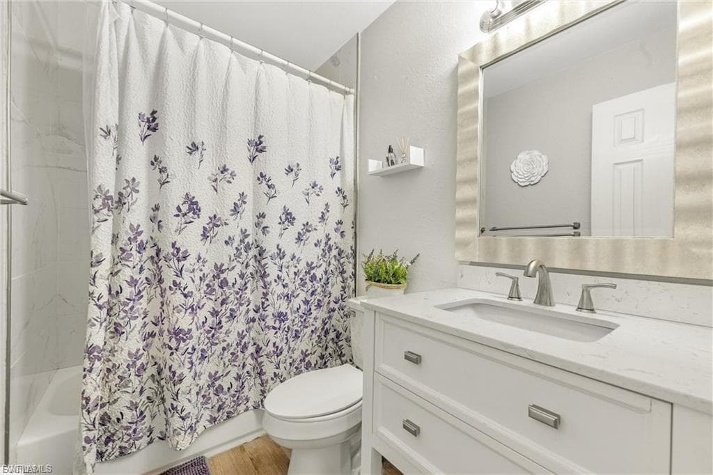 4251 Island CIR # 7, FORT MYERS FL 33919-15