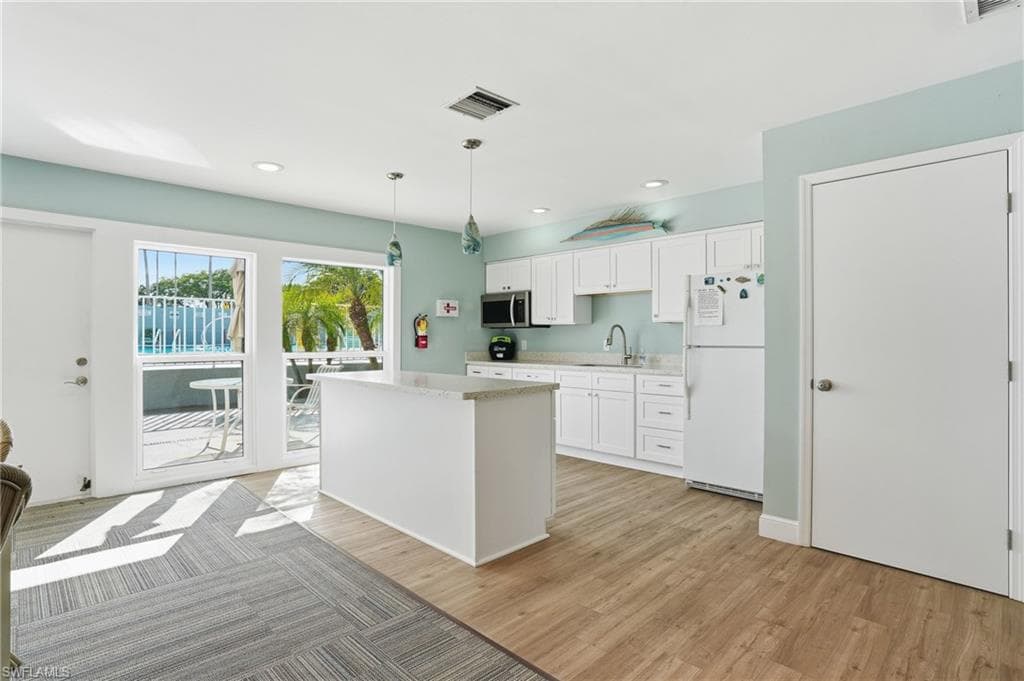 4251 Island CIR # 7, FORT MYERS FL 33919-28