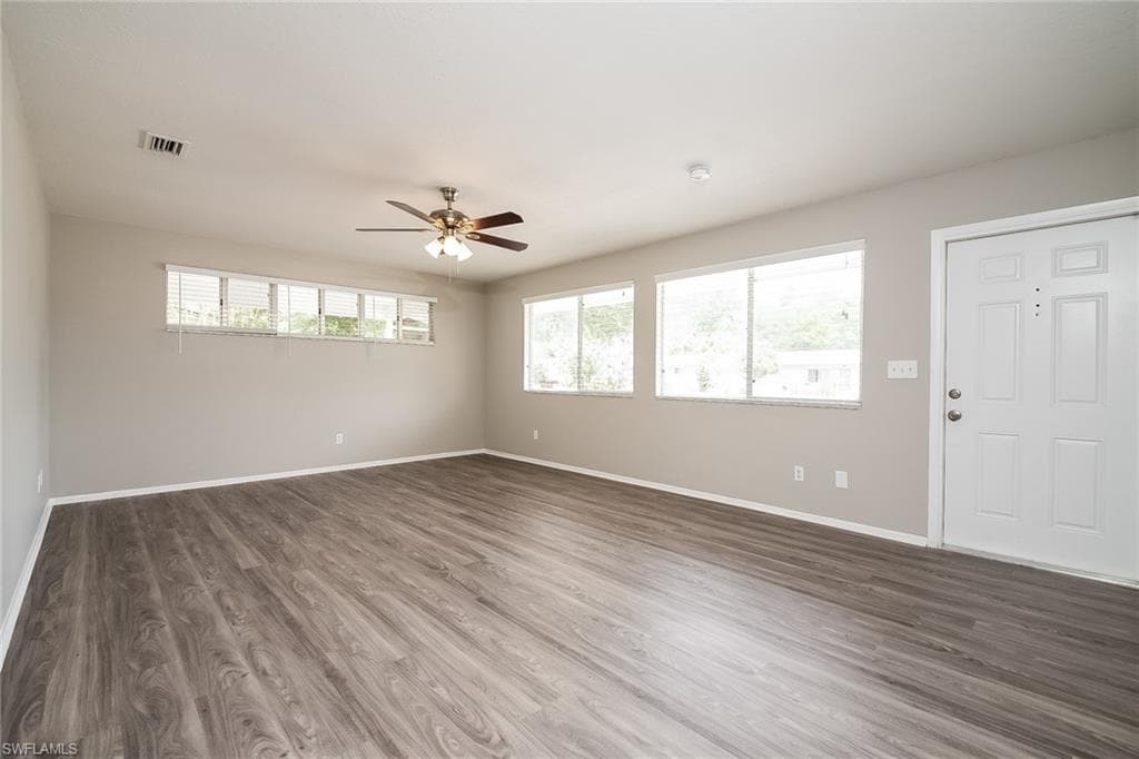 744 Pineland AVE, VENICE FL 34285-1