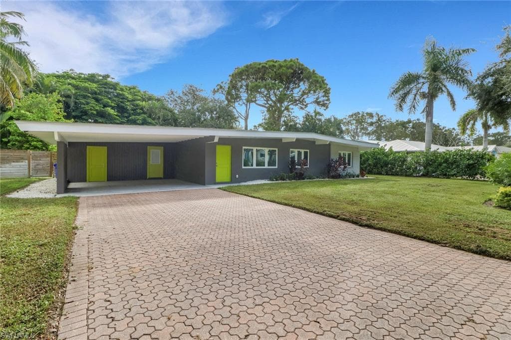 5150 Sand Dollar LN, NAPLES FL 34103-4