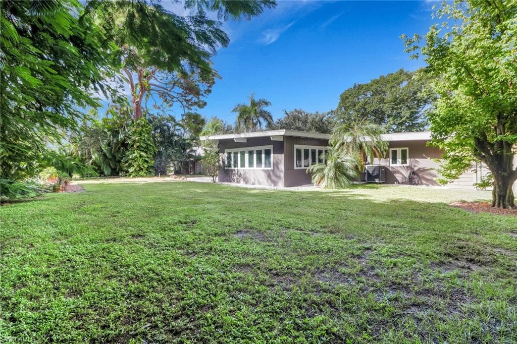 5150 Sand Dollar LN, NAPLES FL 34103-27