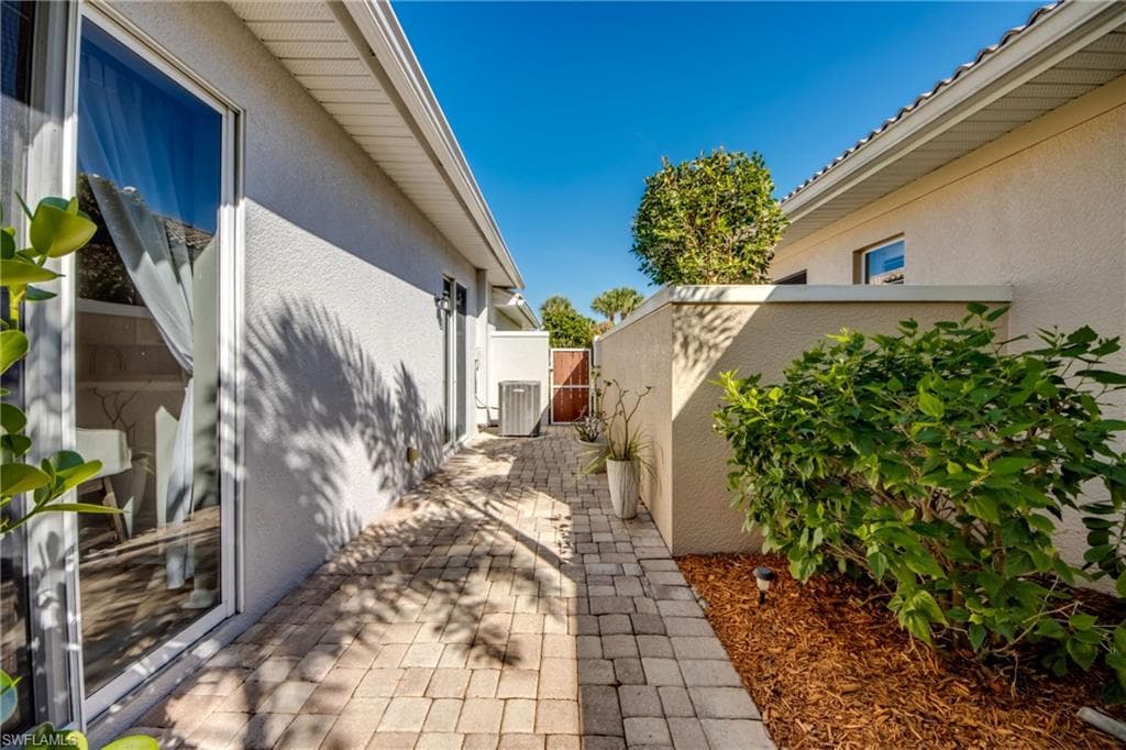 10600 Tirano CT, FORT MYERS FL 33913-34